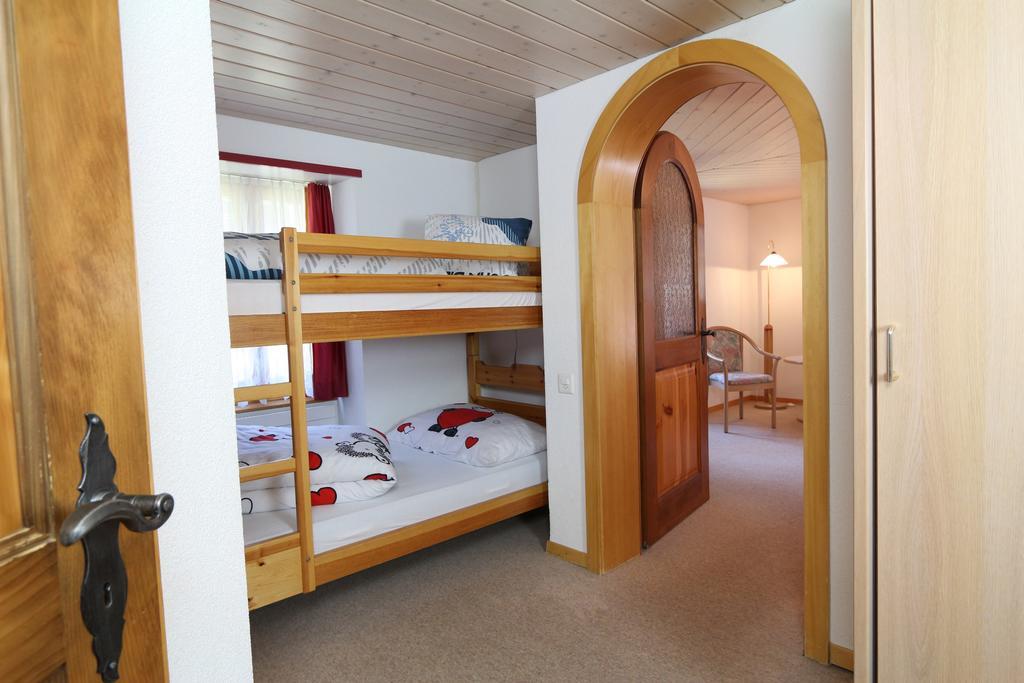 Hotel Alpina Grächen Rom bilde