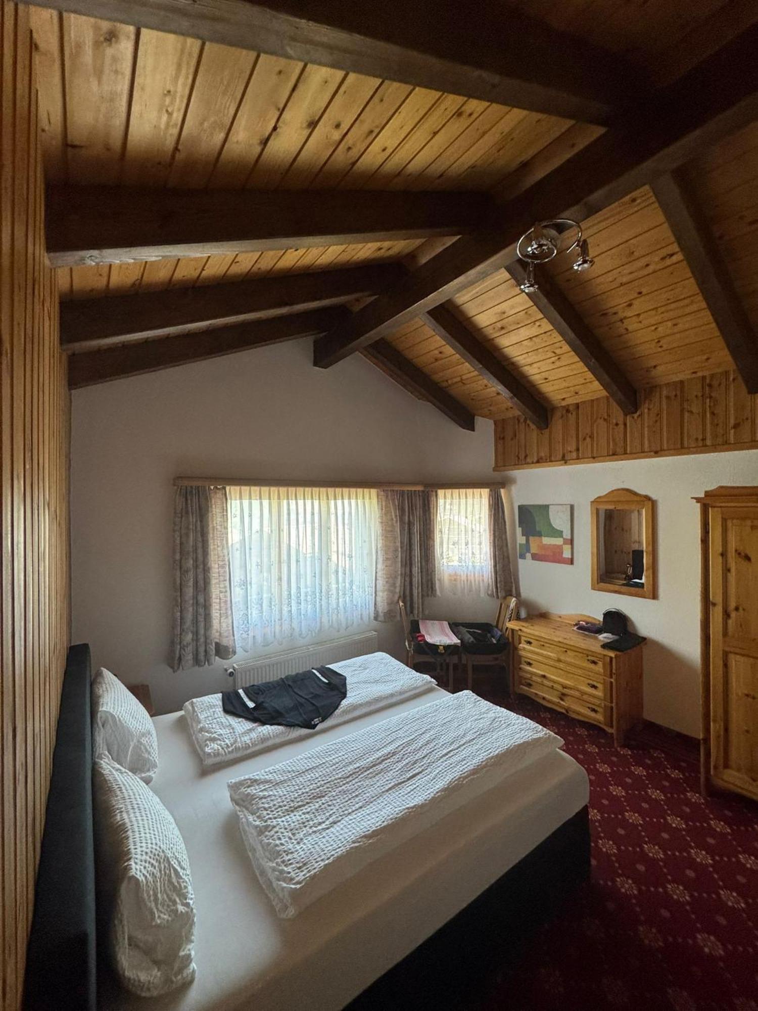 Hotel Alpina Grächen Eksteriør bilde