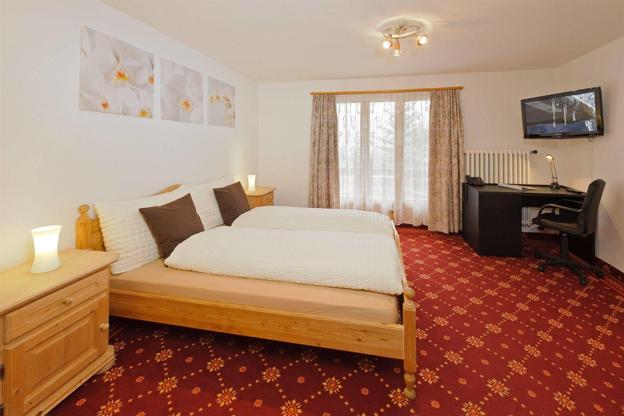 Hotel Alpina Grächen Eksteriør bilde