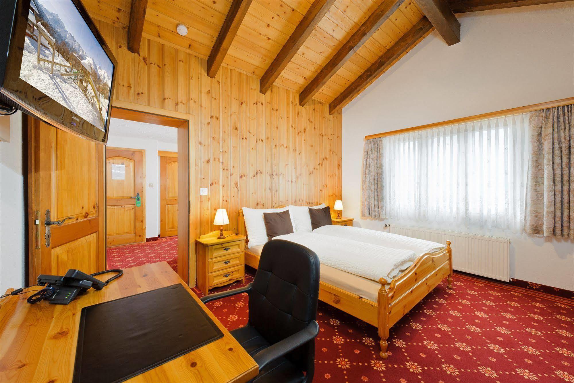Hotel Alpina Grächen Eksteriør bilde